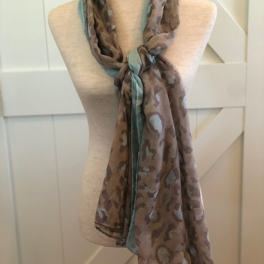 Scarf - Picture 2 of 4
